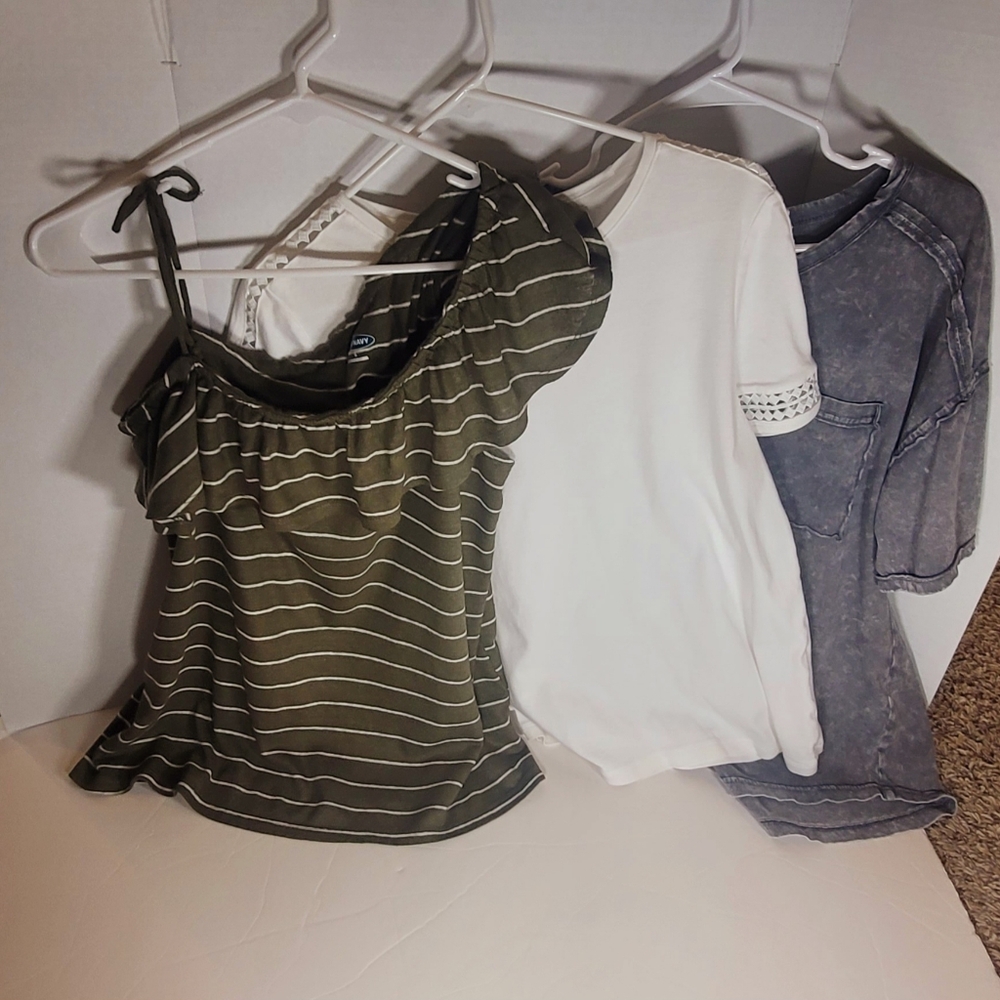 Assorted Womens Tops Size Large